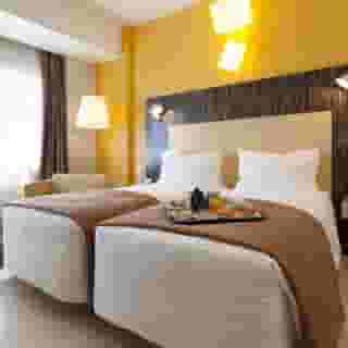 Alif Avenidas, 4 of 5