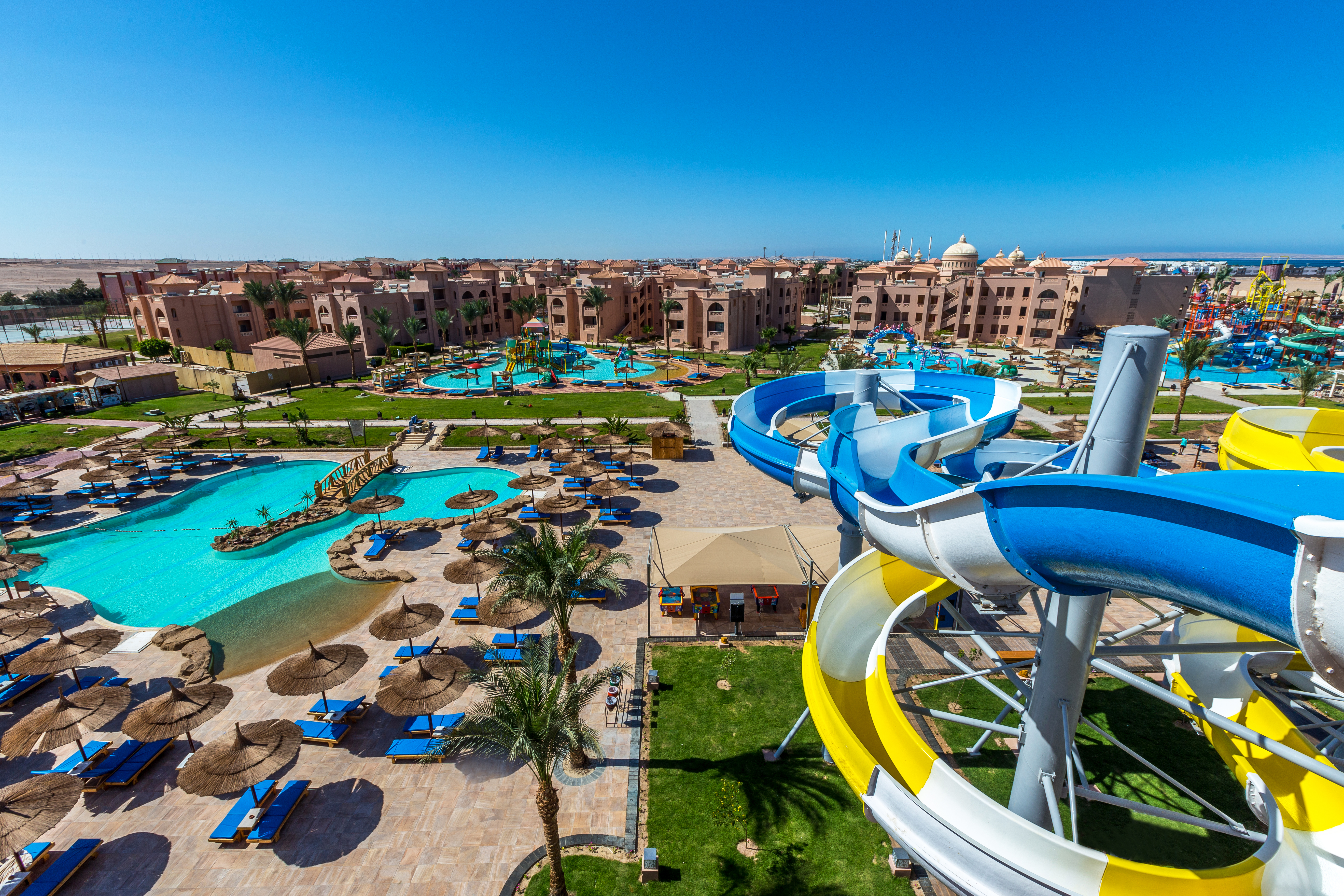 Pickalbatros Aqua Park Hurghada - Hurghada - On The Beach