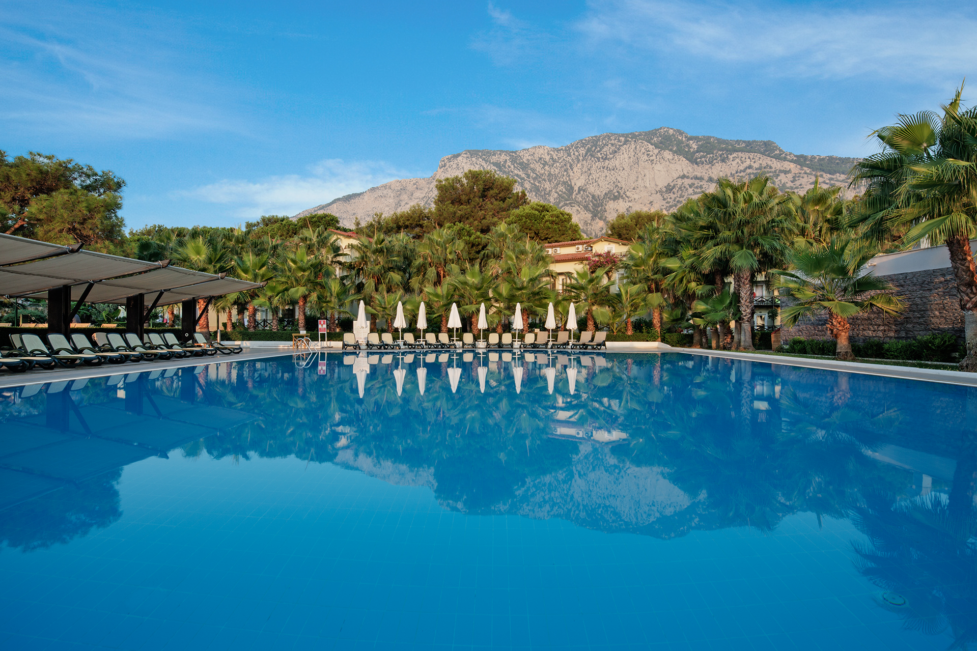 Flora beach kemer. Отель Crystal Flora Beach Resort 5. Crystal Flora Beach Resort 5 Кемер. Crystal Flora 5 Кемер.