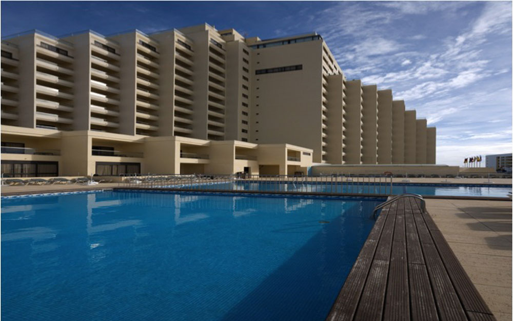 Yellow Praia Monte Gordo in Algarve - Book on Hotels.com