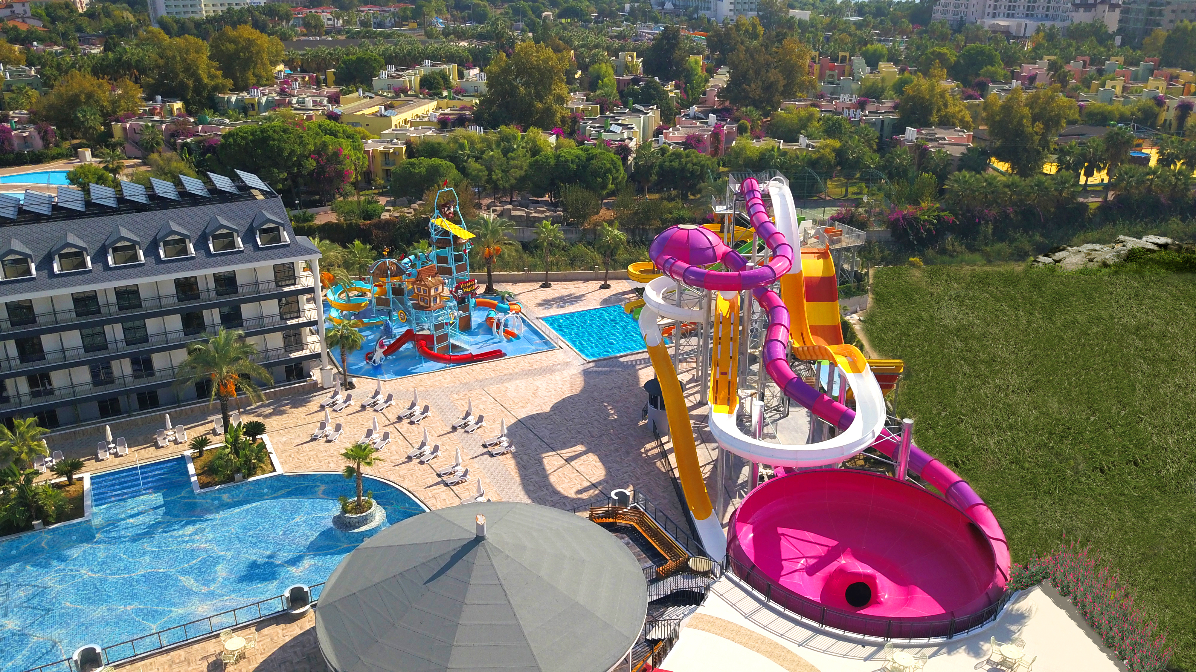 Dreamworld Water Park – The Garuda Five Star Business Class Hotel